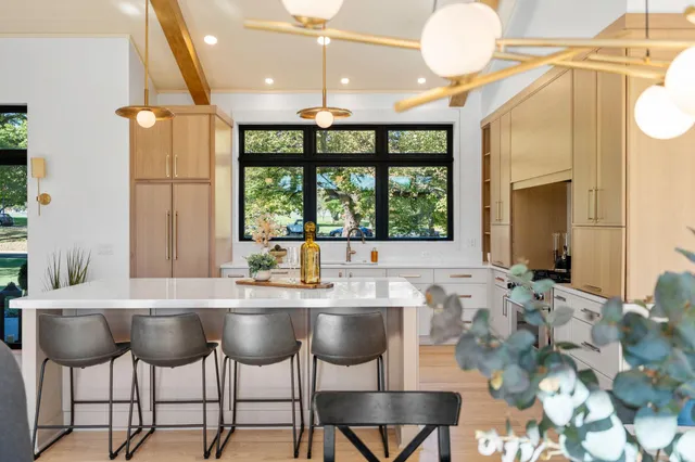 $1,750,000 | 2040 Edgcumbe Road, St. Paul, MN 55116