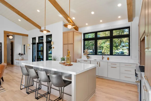 $1,750,000 | 2040 Edgcumbe Road, St. Paul, MN 55116