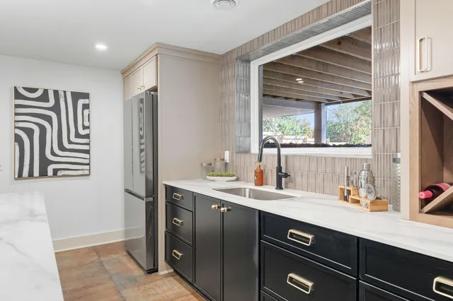 $1,750,000 | 2040 Edgcumbe Road, St. Paul, MN 55116