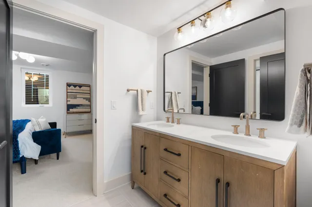 $1,750,000 | 2040 Edgcumbe Road, St. Paul, MN 55116