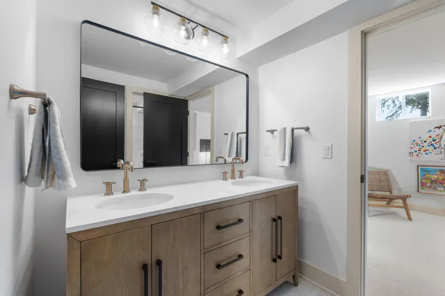 $1,750,000 | 2040 Edgcumbe Road, St. Paul, MN 55116