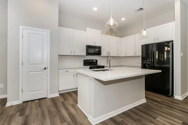 $2,150 | 9910 Clark Road, Unit B, Houston, TX 77076