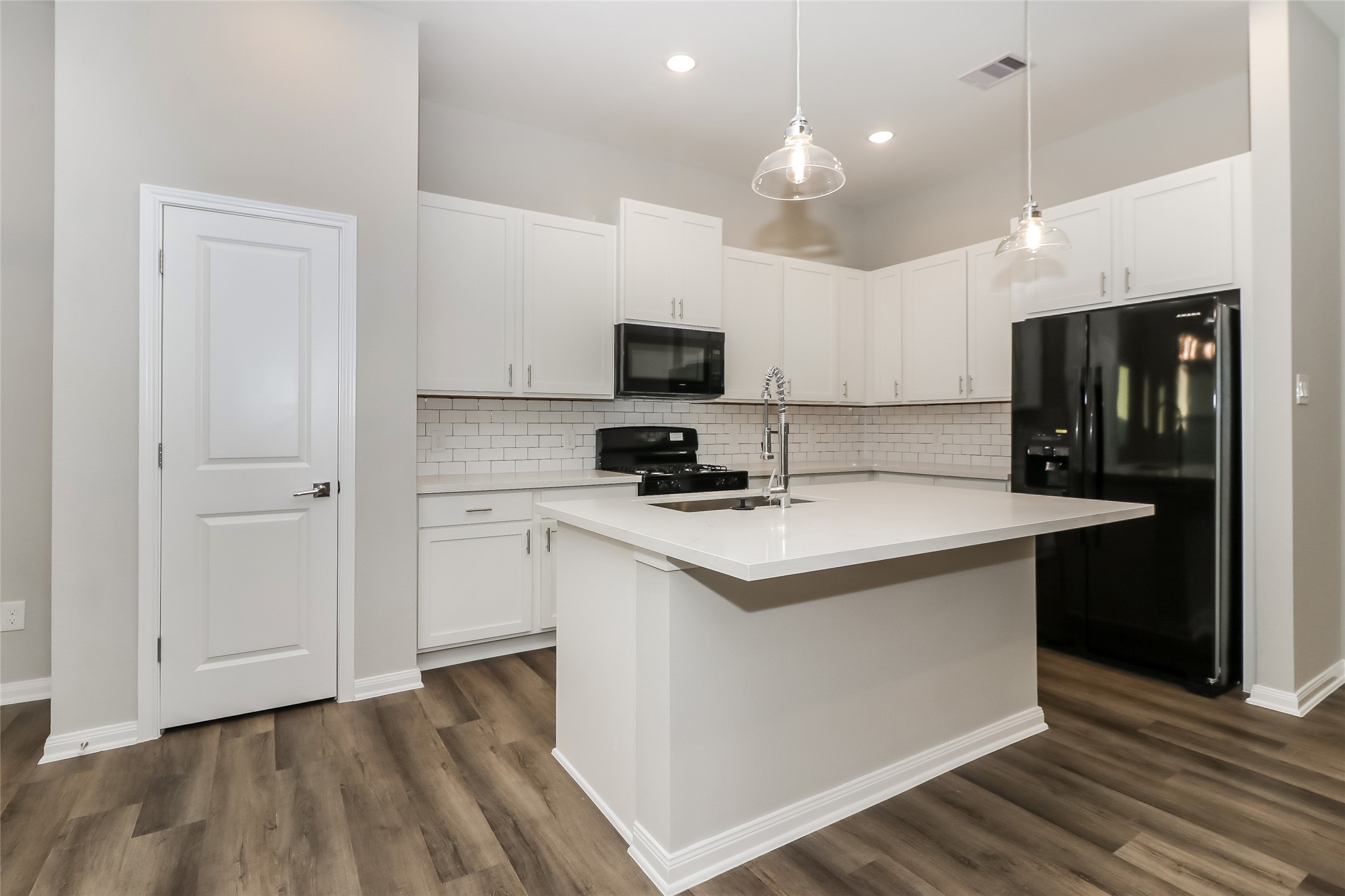 9910 Clark Road, Unit B Houston, TX 77076 - Photo 7 of 15