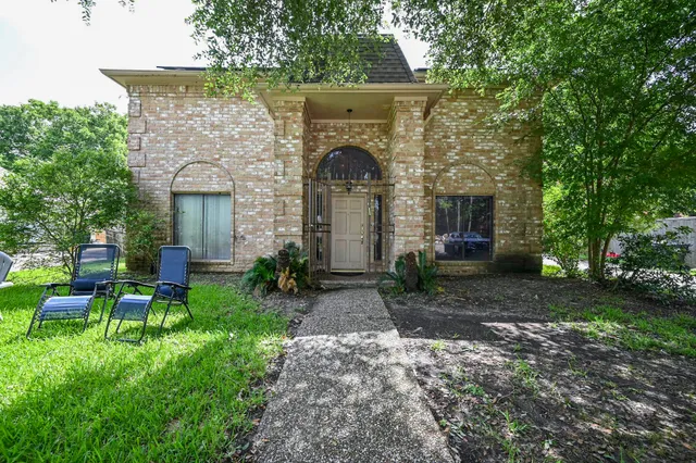 $659,000 | 11811 Braesridge Drive, Houston, TX 77071