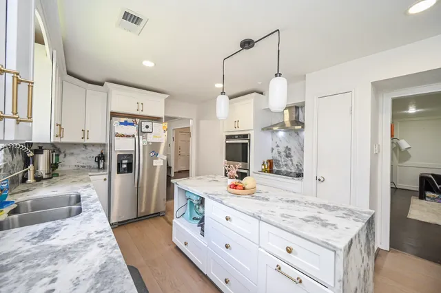 $659,000 | 11811 Braesridge Drive, Houston, TX 77071