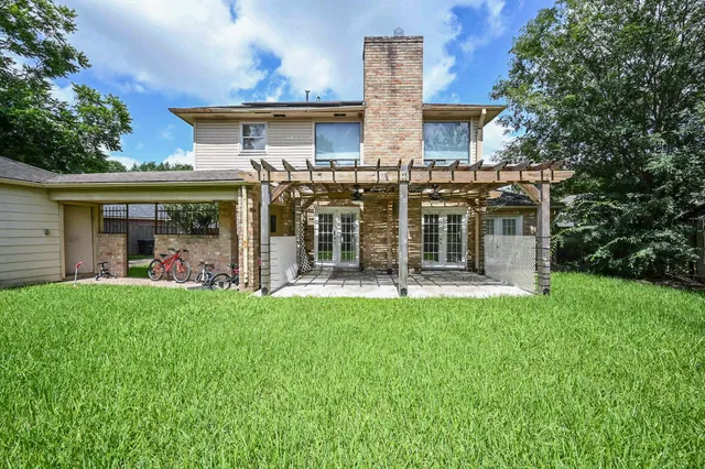 $659,000 | 11811 Braesridge Drive, Houston, TX 77071