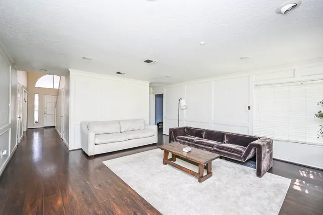 $659,000 | 11811 Braesridge Drive, Houston, TX 77071