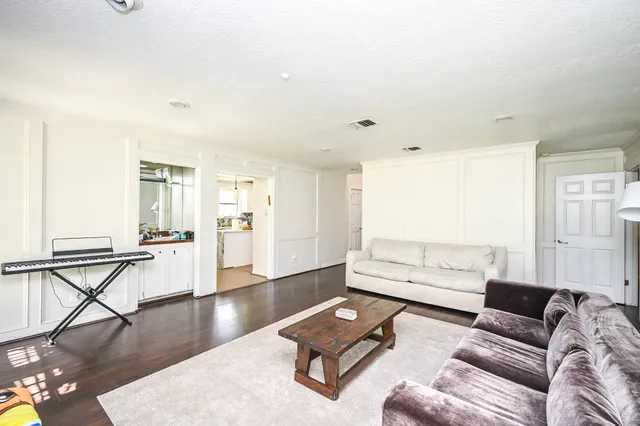 $659,000 | 11811 Braesridge Drive, Houston, TX 77071