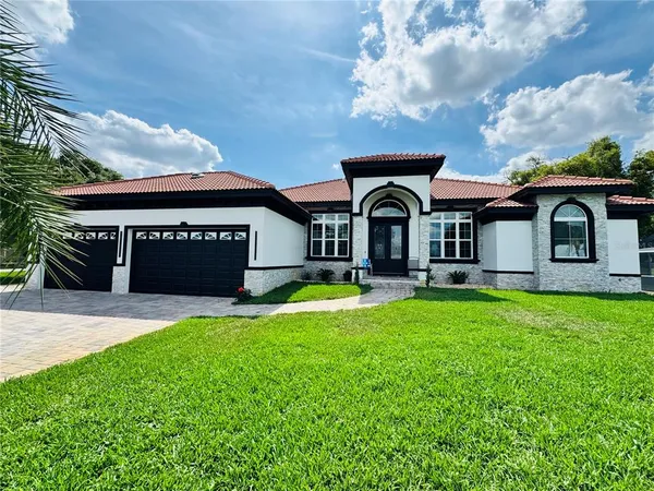 $669,000 | 803 Lake Jessie Drive, Winter Haven, FL 33881