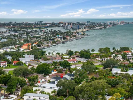 $1,200,000 | 7428 Burlington Avenue North, St. Petersburg, FL 33710