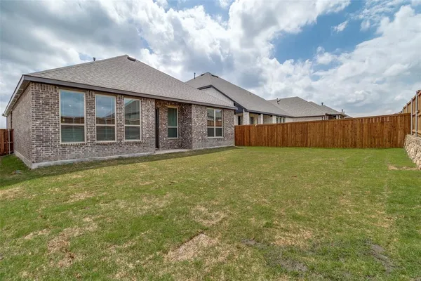 $2,150 | 1319 Beach Boulevard, Sherman, TX 75090