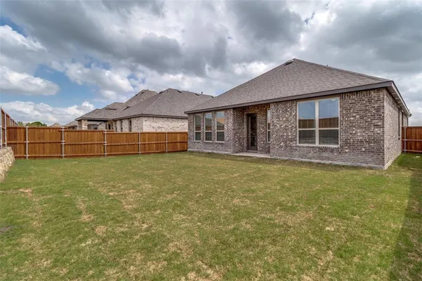$2,150 | 1319 Beach Boulevard, Sherman, TX 75090
