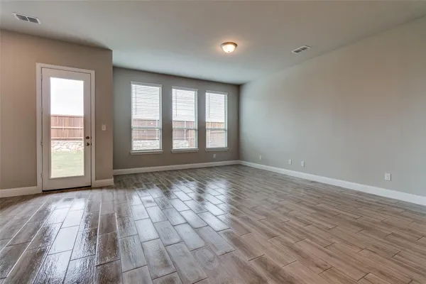 $2,150 | 1319 Beach Boulevard, Sherman, TX 75090