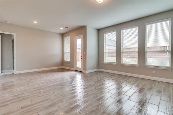 $2,150 | 1319 Beach Boulevard, Sherman, TX 75090