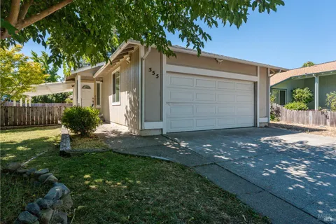 $399,950 | 555 Donner Lane, Ukiah, CA 95482