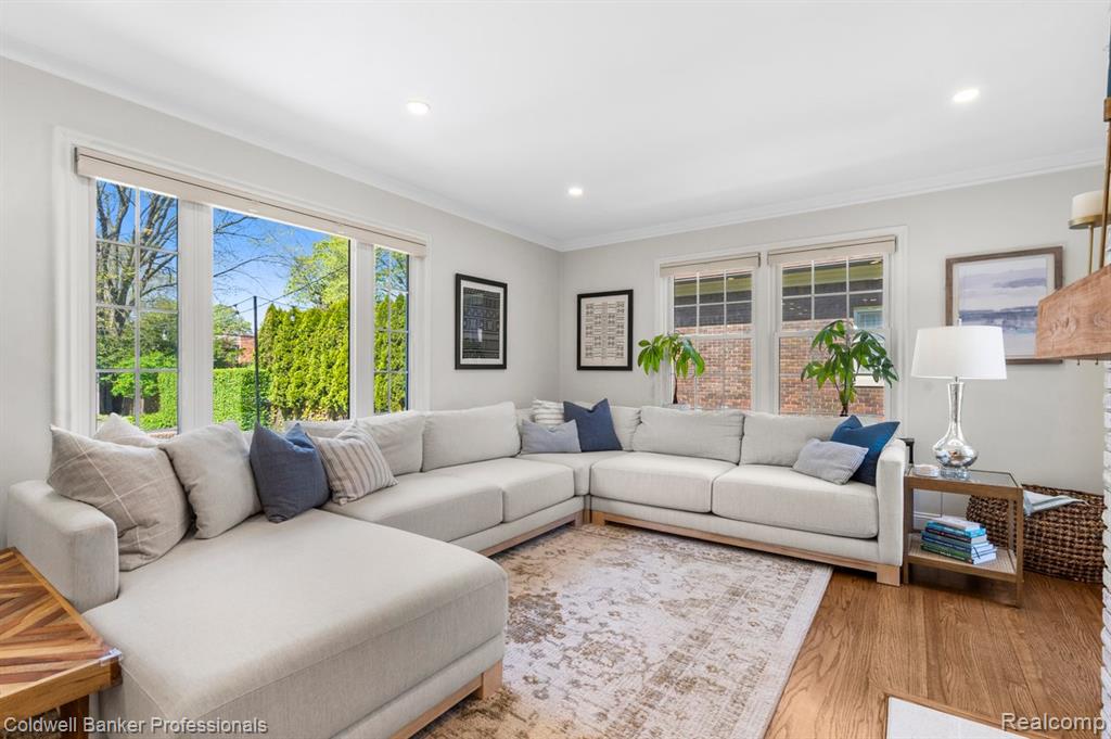 631 Washington Road Grosse Pointe, MI 48230 - Photo 11 of 32 Gallery Image 11