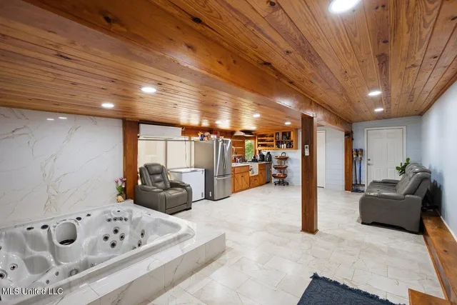 $110,000 | 348 Lakeview Road, Ridgeland, MS 39157