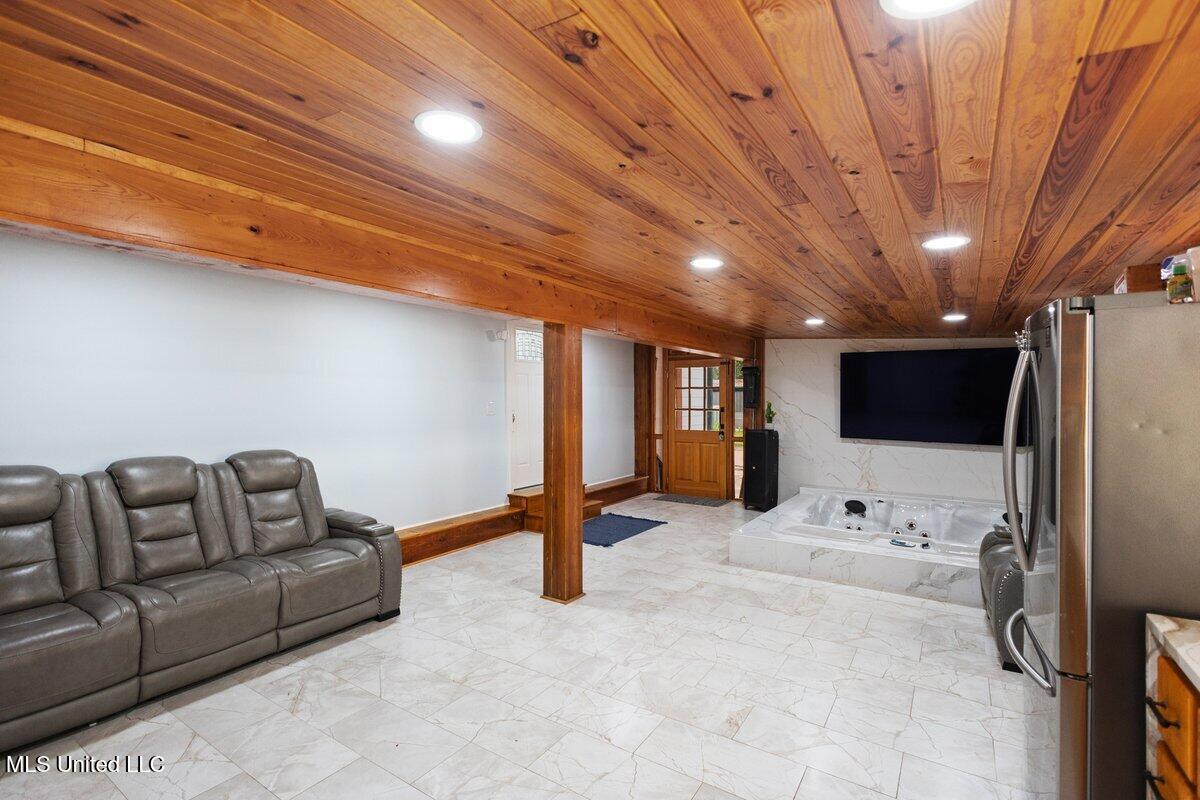 348 Lakeview Road Ridgeland, MS 39157 - Photo 16 of 29 3HTP7007