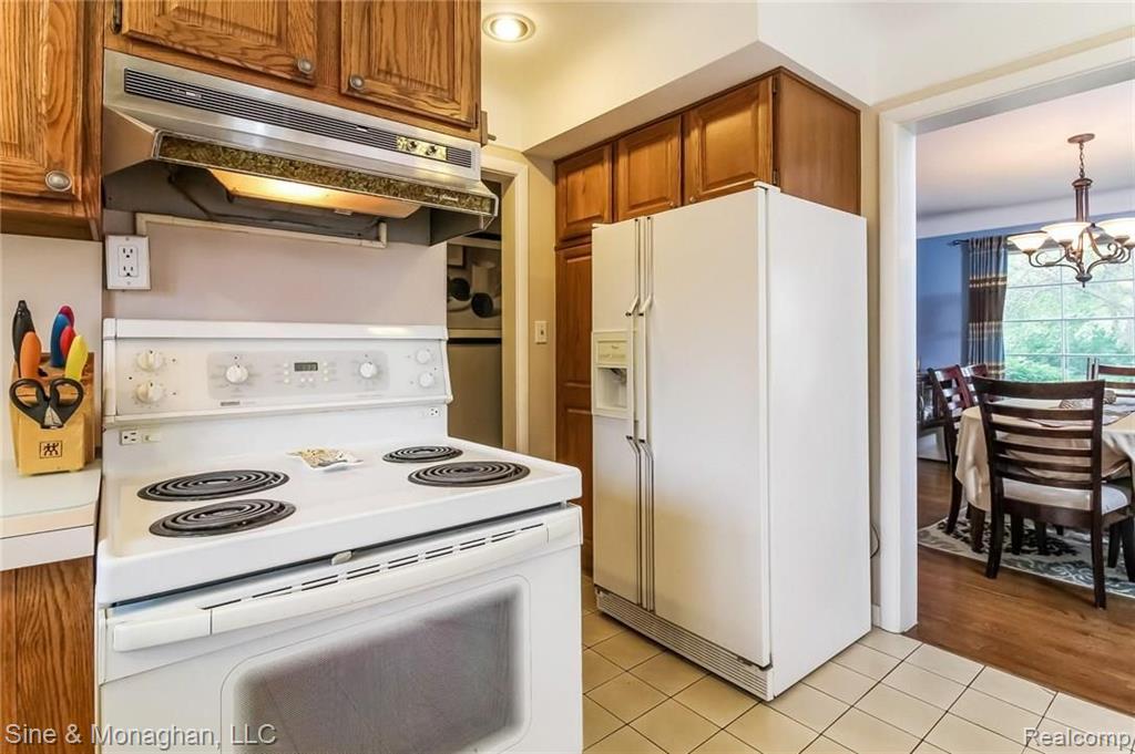 1605 Prestwick Road Grosse Pointe Woods, MI 48236 - Photo 16 of 46