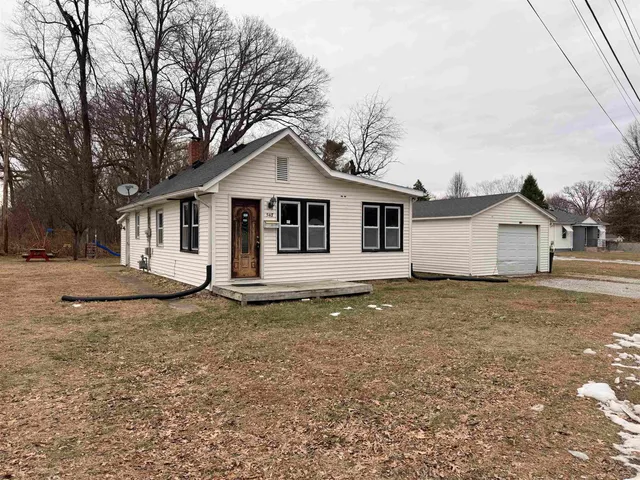 $65,000 | 5417 10th Avenue, Moline, IL 61265