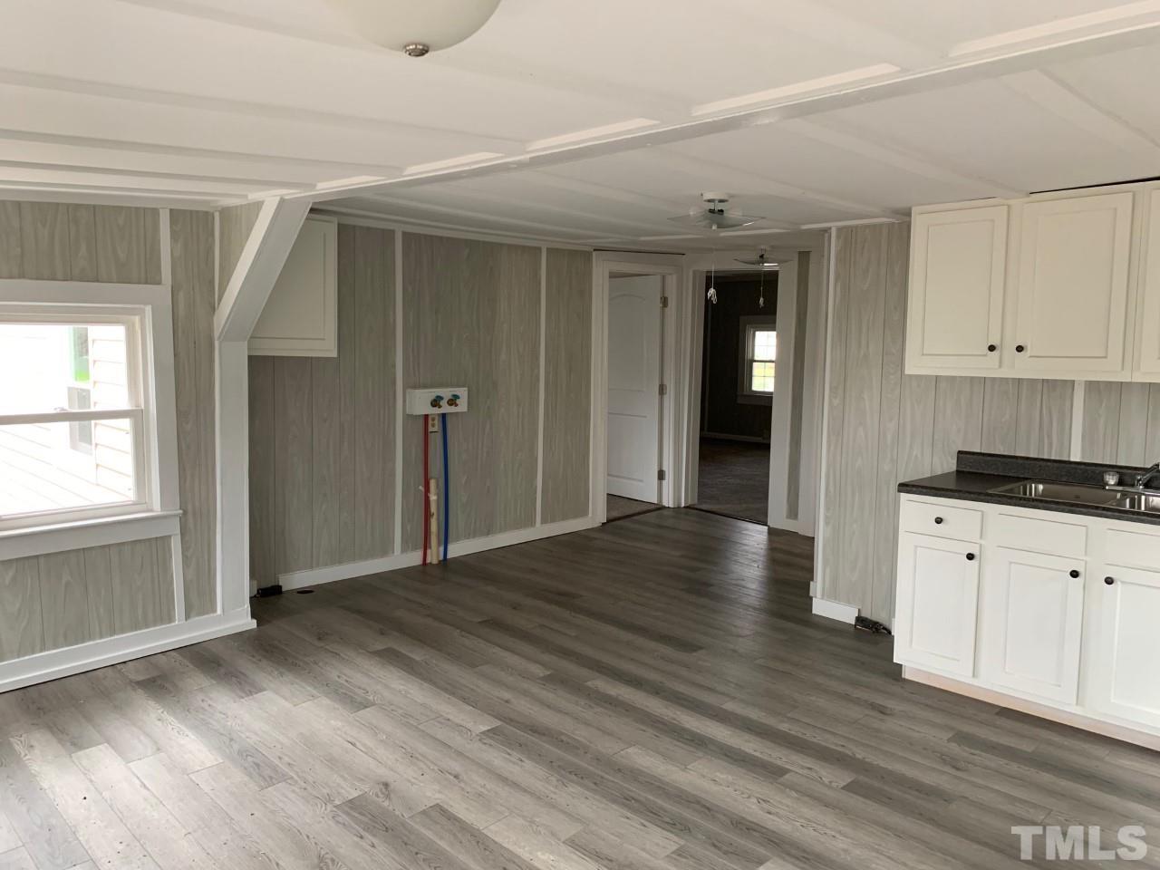 305 West 3rd Street Princeton, NC 27569 - Photo 7 of 11