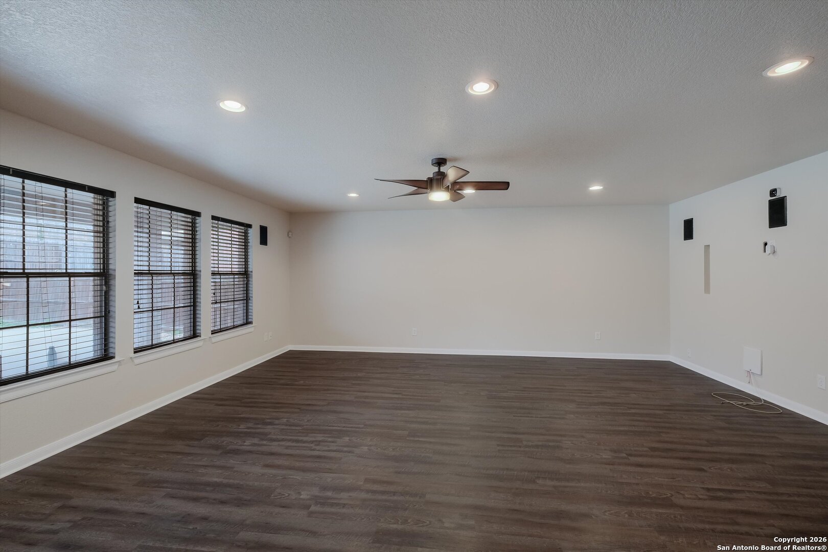 233 Springtree Trail Cibolo, TX 78108 - Photo 7 of 31