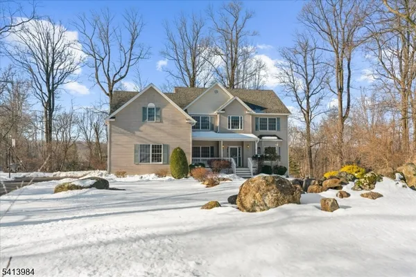 $825,000 | 205 Hogan Court, Asbury, NJ 08802