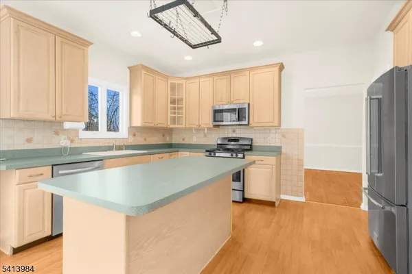 $825,000 | 205 Hogan Court, Asbury, NJ 08802