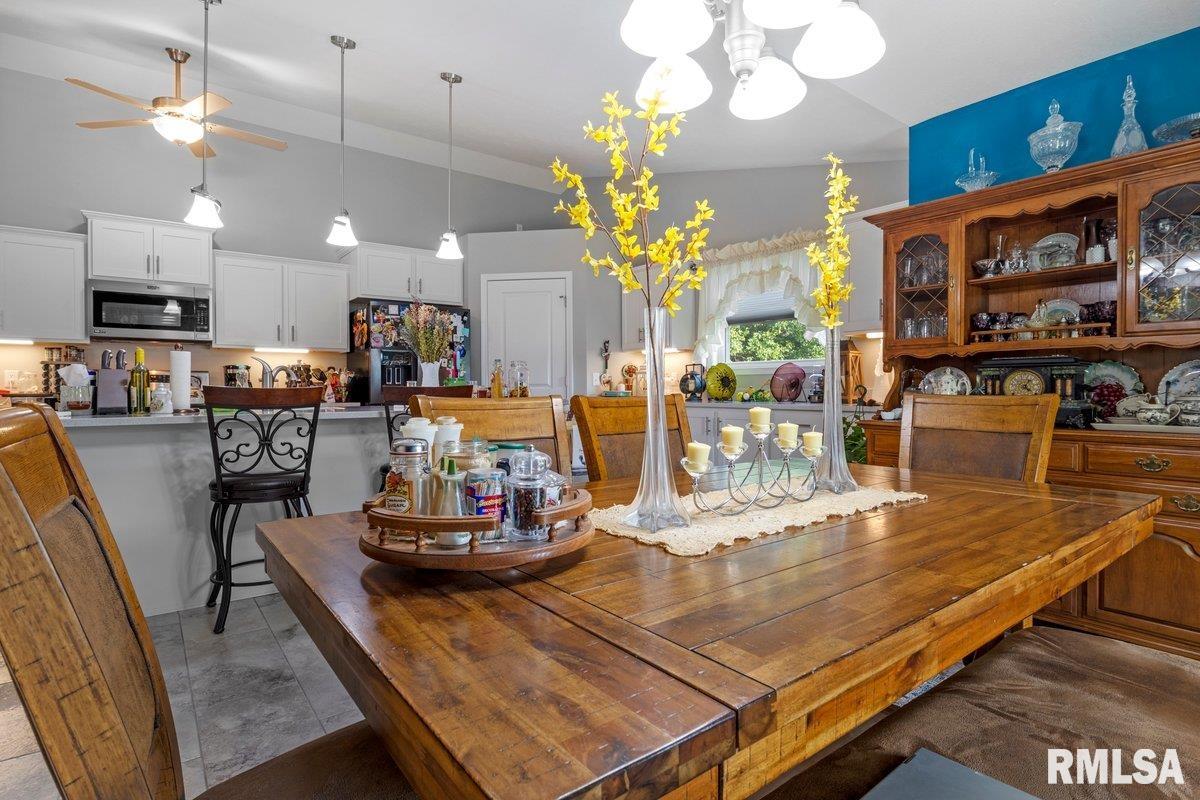 1701 Providence Lane Springfield, IL 62711 - Photo 14 of 41