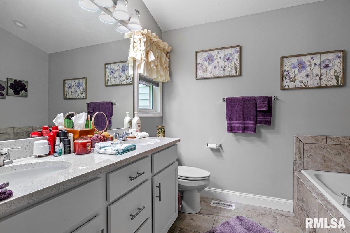 1701 Providence Lane Springfield, IL 62711 - Photo 18 of 41