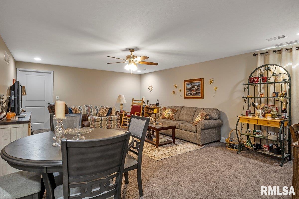 1701 Providence Lane Springfield, IL 62711 - Photo 20 of 41