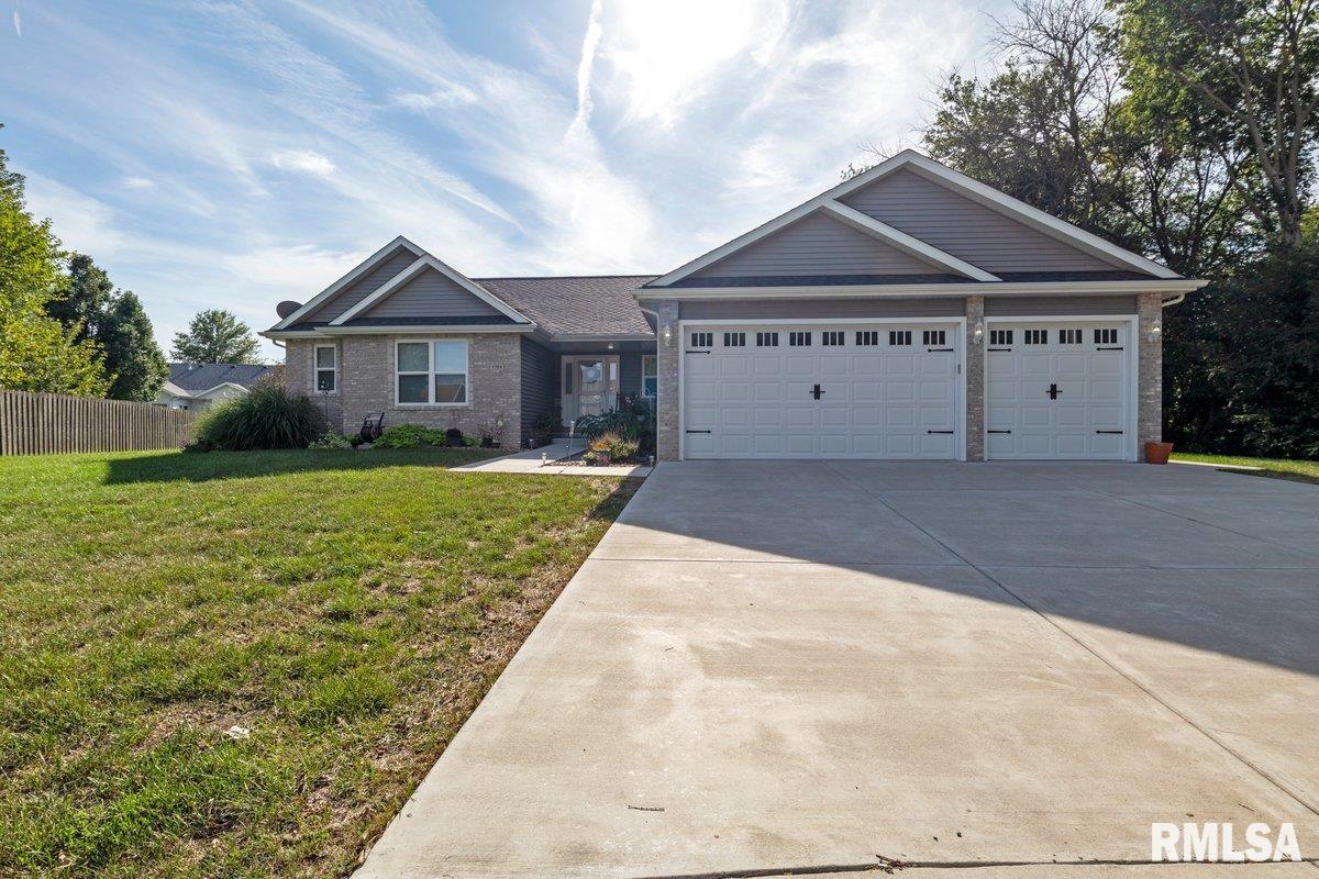 1701 Providence Lane Springfield, IL 62711 - Photo 2 of 41