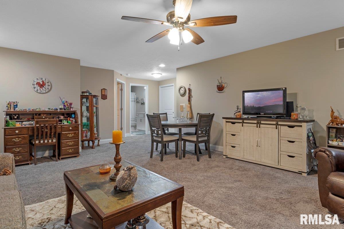 1701 Providence Lane Springfield, IL 62711 - Photo 21 of 41