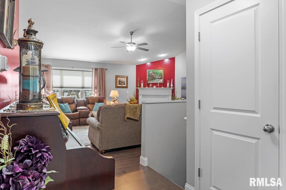 1701 Providence Lane Springfield, IL 62711 - Photo 4 of 41