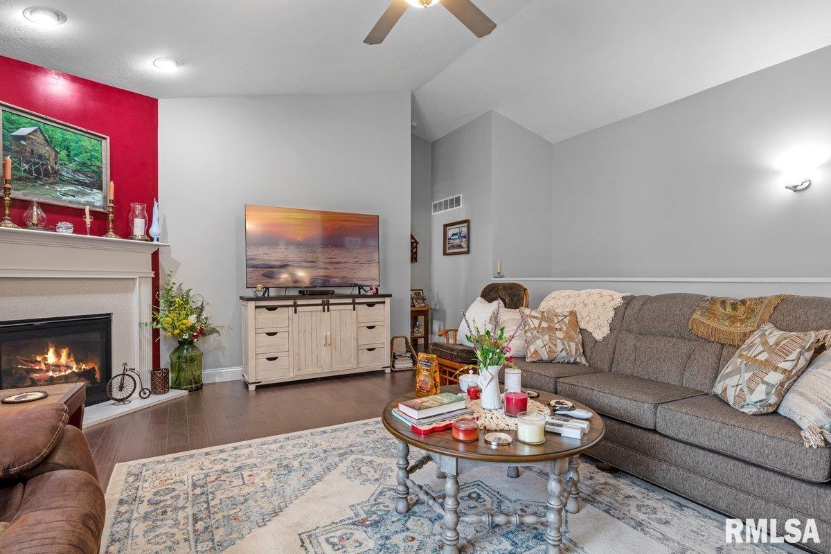 1701 Providence Lane Springfield, IL 62711 - Photo 6 of 41