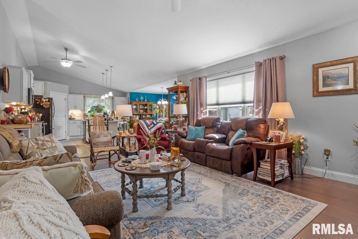 1701 Providence Lane Springfield, IL 62711 - Photo 8 of 41