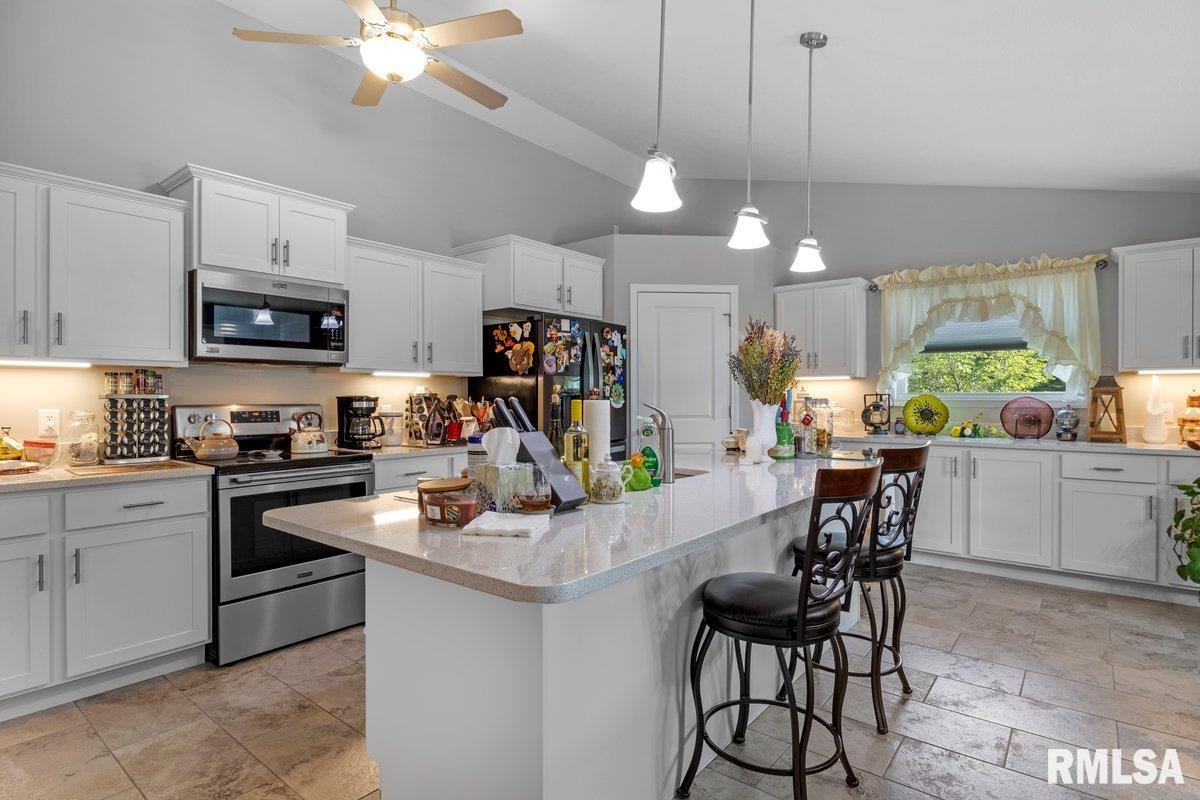 1701 Providence Lane Springfield, IL 62711 - Photo 10 of 41