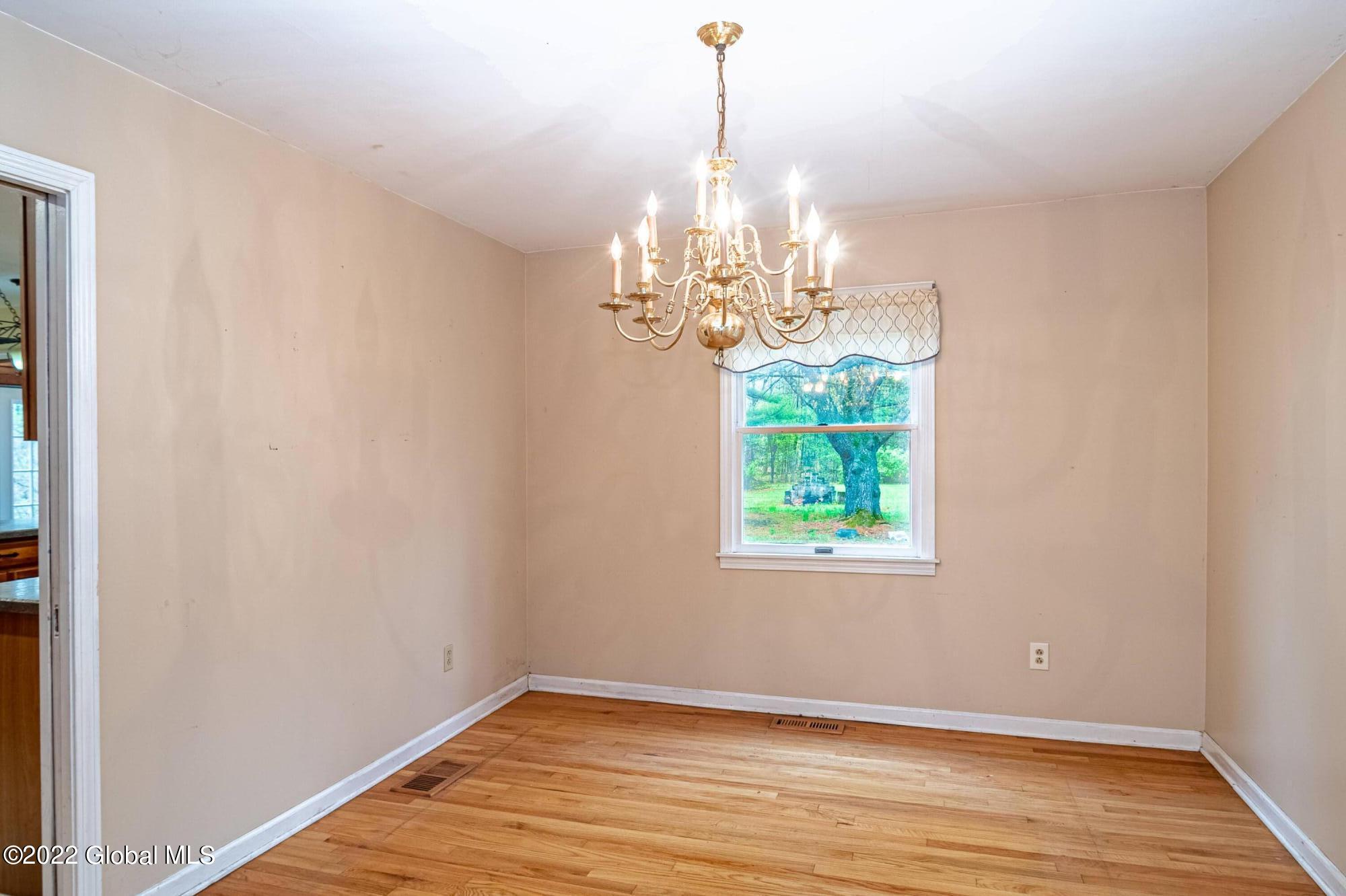 75 Ashdown Road Ballston Lake, NY 12019 - Photo 8 of 47 8