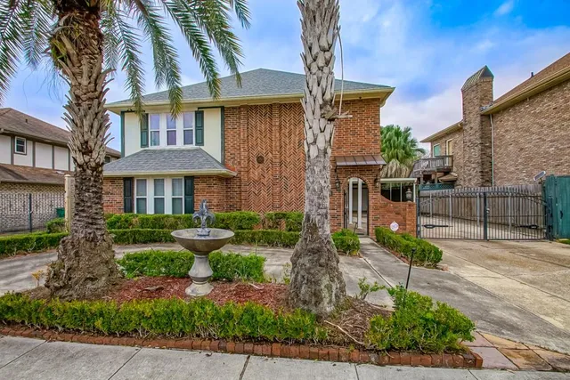 $550,000 | 4804 Chateau Drive, Metairie, LA 70002