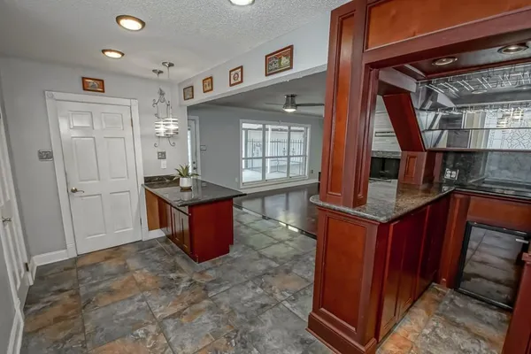 $525,000 | 4804 Chateau Drive, Metairie, LA 70002