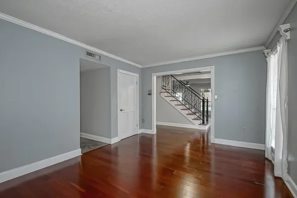 $525,000 | 4804 Chateau Drive, Metairie, LA 70002
