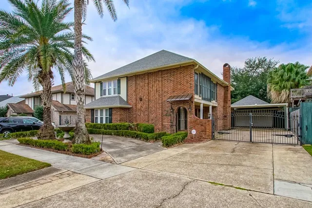$550,000 | 4804 Chateau Drive, Metairie, LA 70002