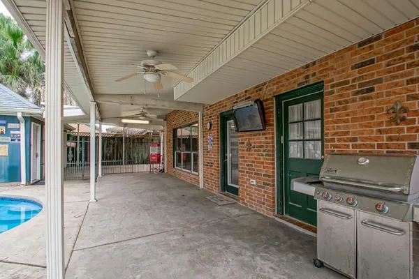 $525,000 | 4804 Chateau Drive, Metairie, LA 70002