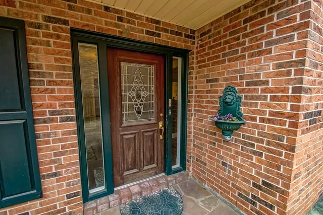 $550,000 | 4804 Chateau Drive, Metairie, LA 70002