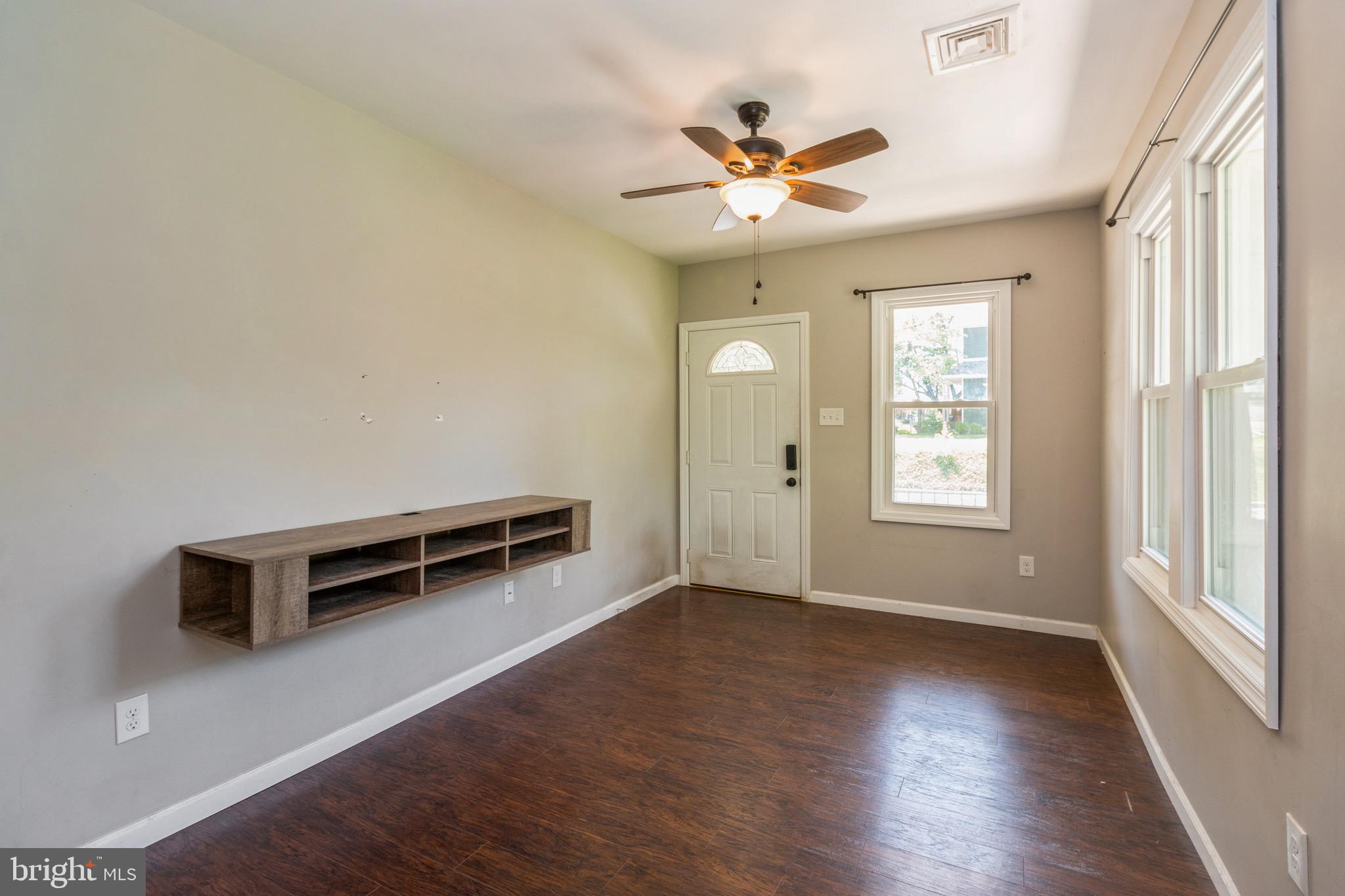 303 West Nicholson Road Audubon, NJ 08106 - Photo 5 of 26 A cozy living area