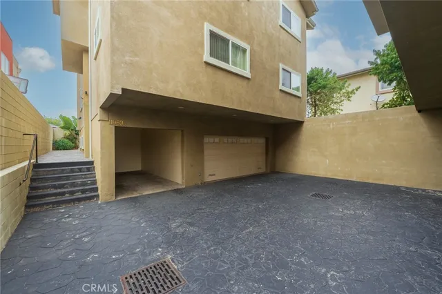 $5,190 | 11963 Manor Drive, Unit B, Hawthorne, CA 90250