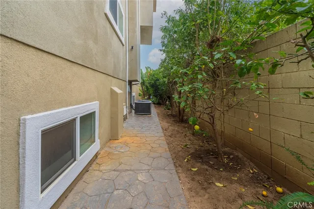 $5,190 | 11963 Manor Drive, Unit B, Hawthorne, CA 90250