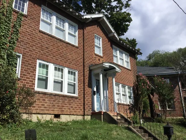 $1,200 | 829 Ferdinand Avenue Southwest, Roanoke, VA 24016