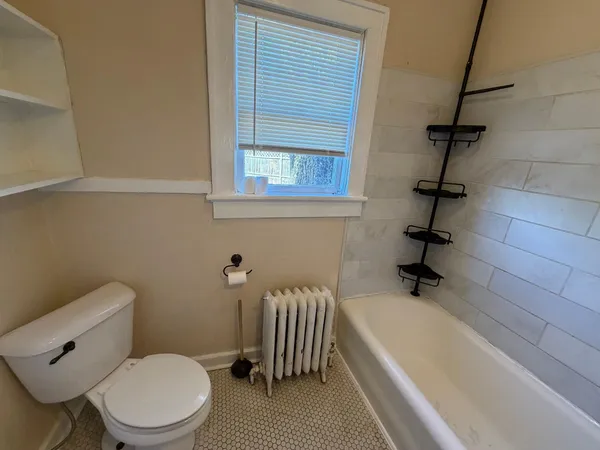 $1,200 | 829 Ferdinand Avenue Southwest, Roanoke, VA 24016