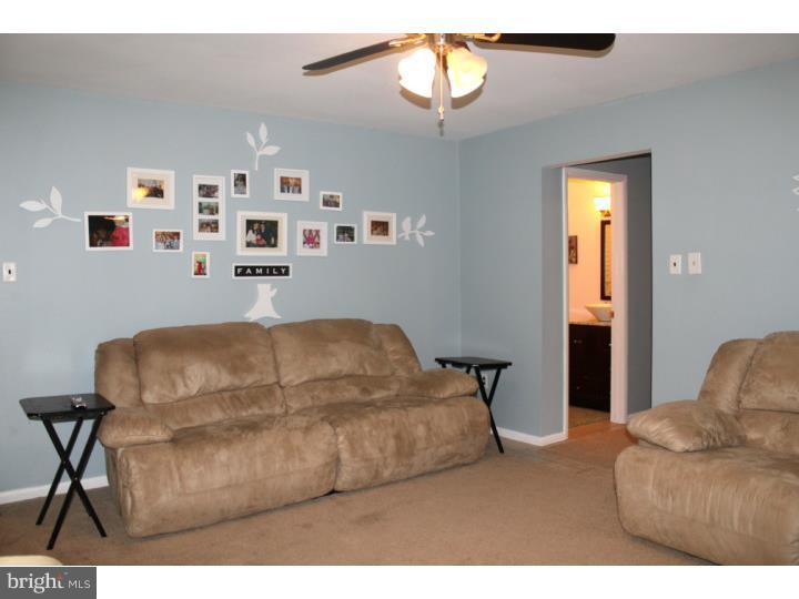 61 Freedom Road Sewell, NJ 08080 - Photo 14 of 25 Family Room